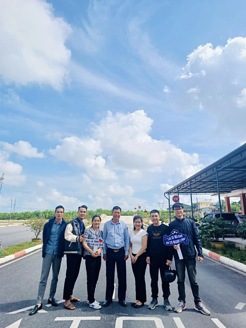 Học viên trên sân tập