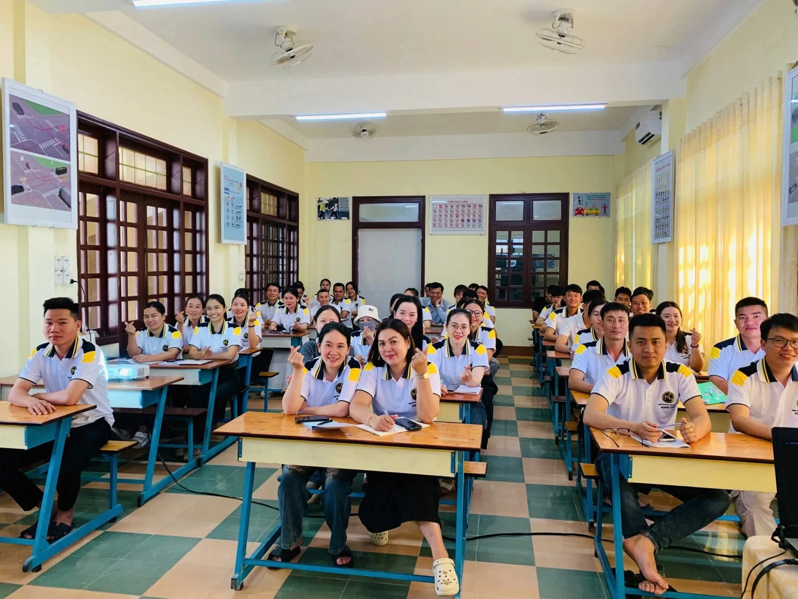 Lớp học lý thuyết